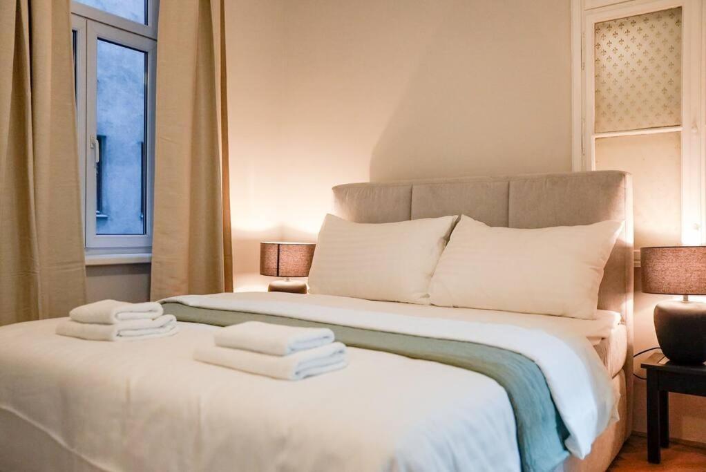 Boutique Suite Near Museum District Вена Экстерьер фото