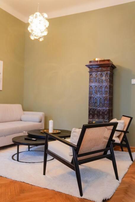 Boutique Suite Near Museum District Вена Экстерьер фото