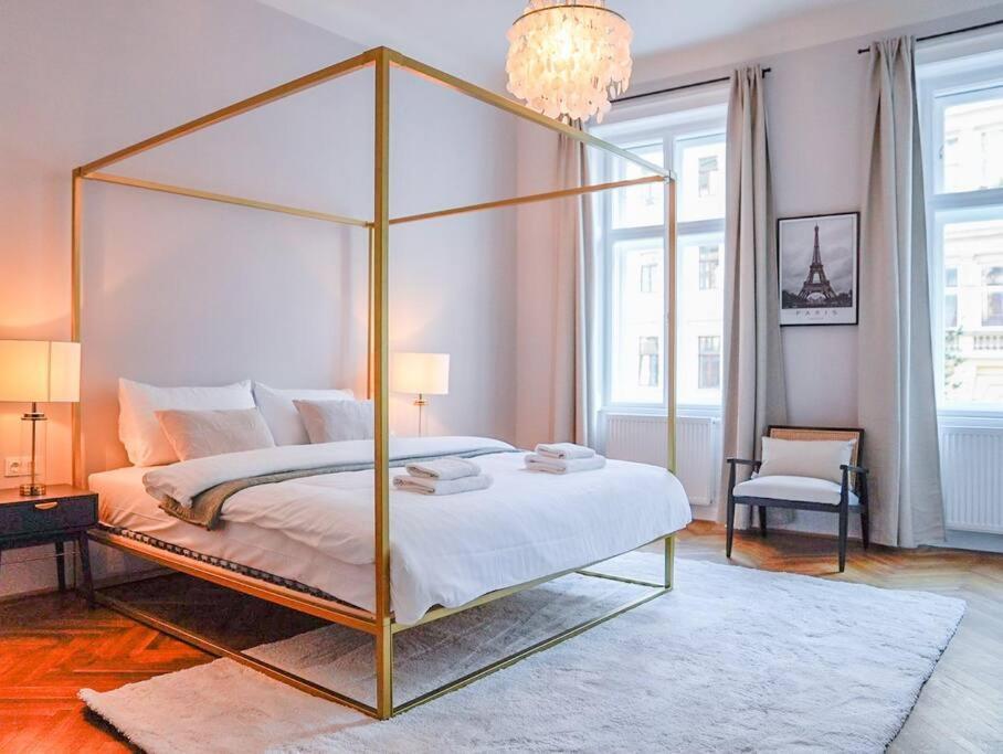 Boutique Suite Near Museum District Вена Экстерьер фото