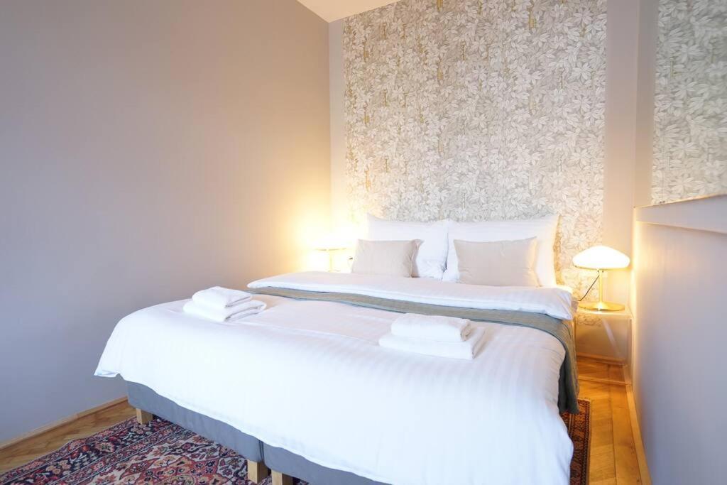Boutique Suite Near Museum District Вена Экстерьер фото