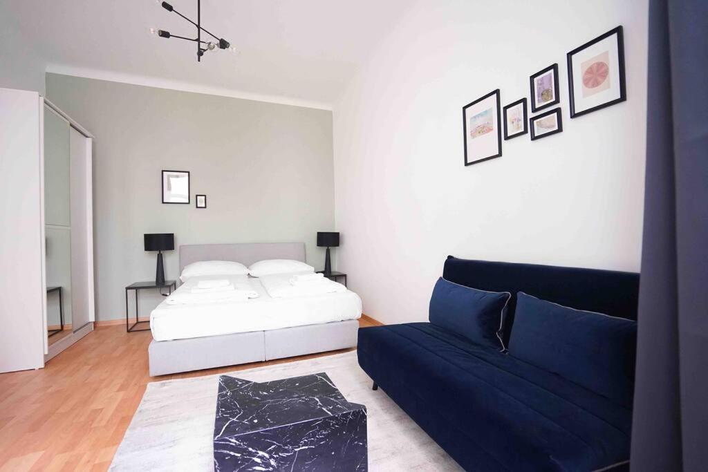 Boutique Suite Near Museum District Вена Экстерьер фото