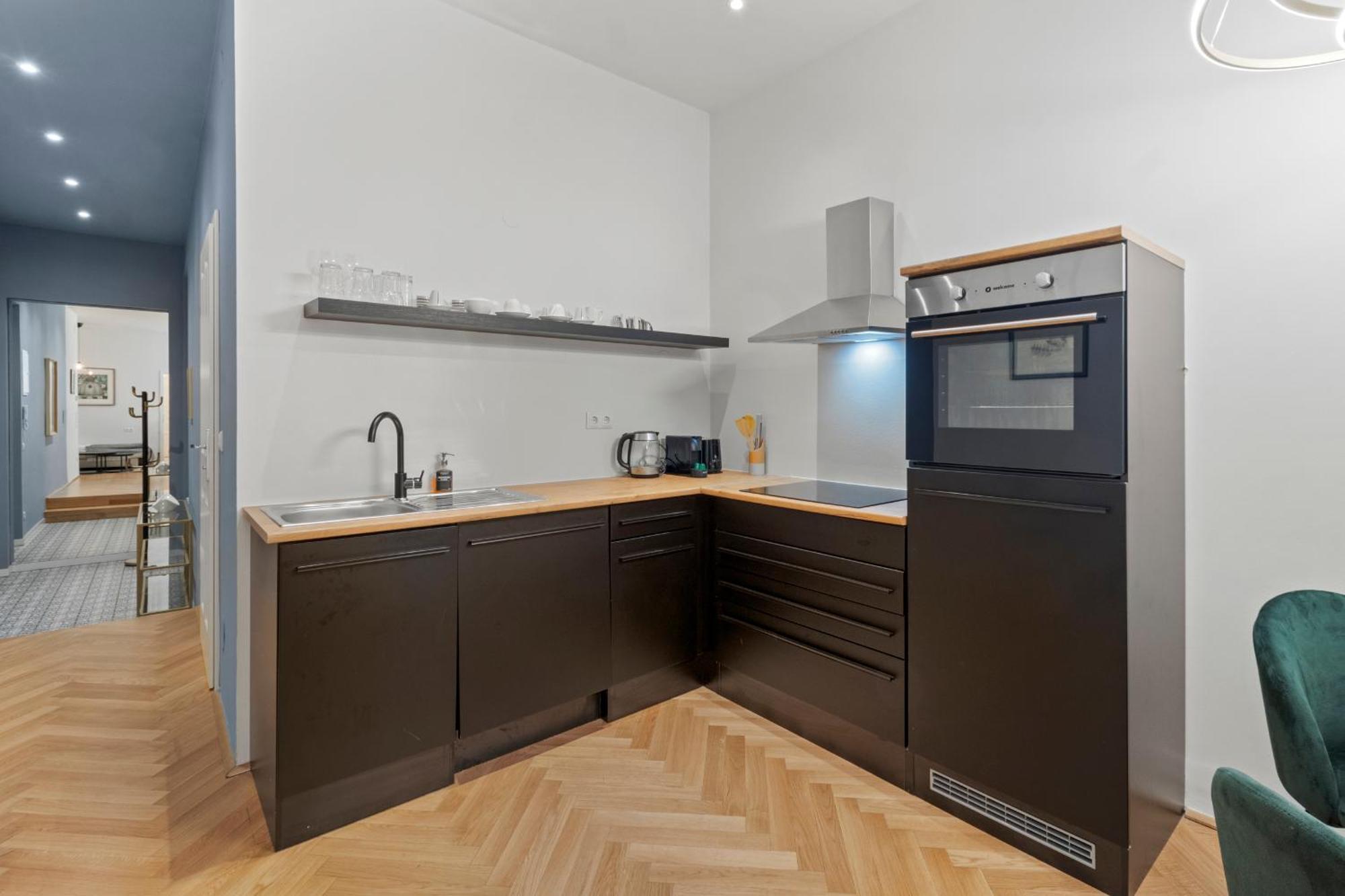 Boutique Suite Near Museum District Вена Экстерьер фото